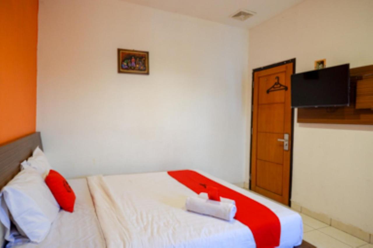 Oyo 1251 Residence 8 Semarang Exterior foto