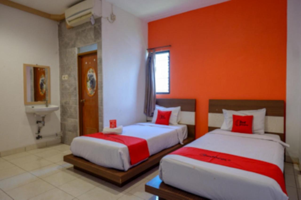 Oyo 1251 Residence 8 Semarang Exterior foto