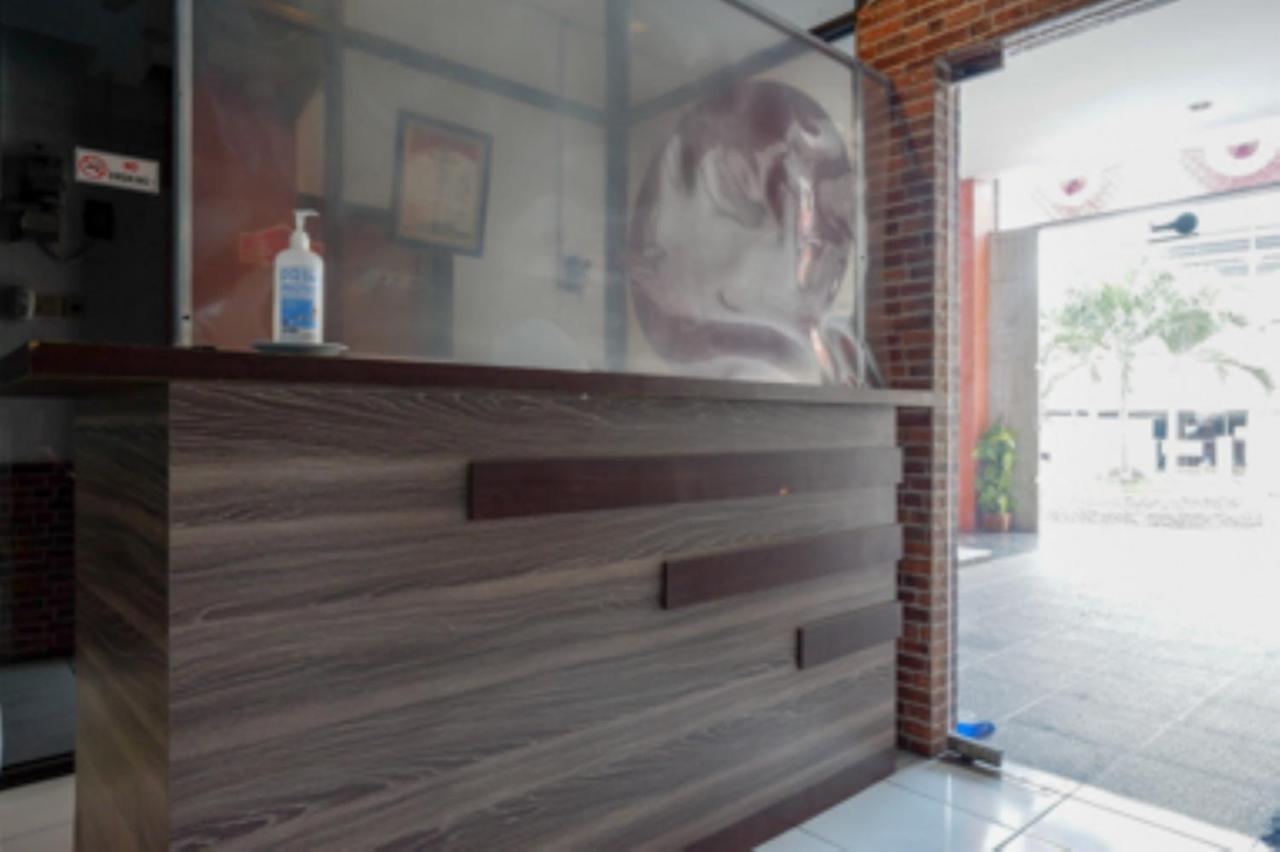 Oyo 1251 Residence 8 Semarang Exterior foto