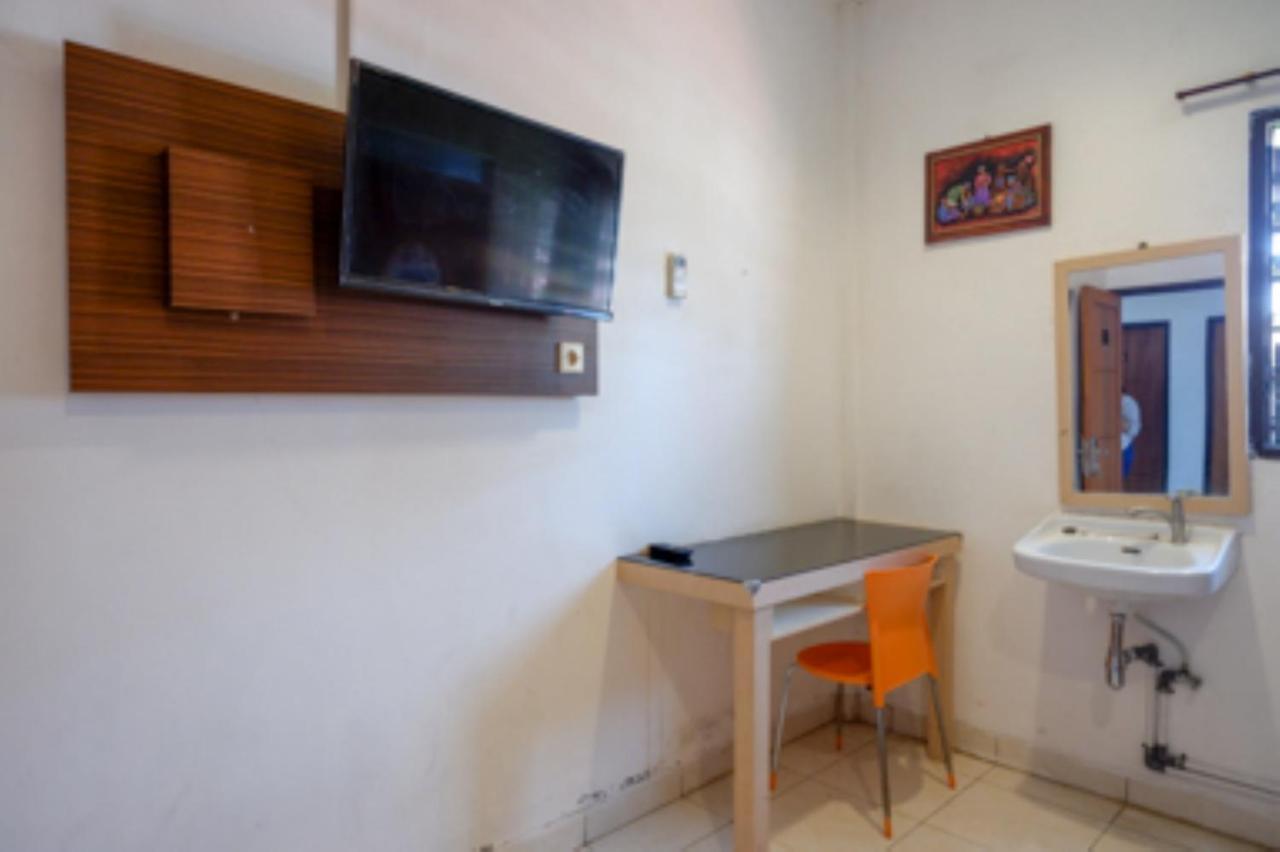 Oyo 1251 Residence 8 Semarang Exterior foto