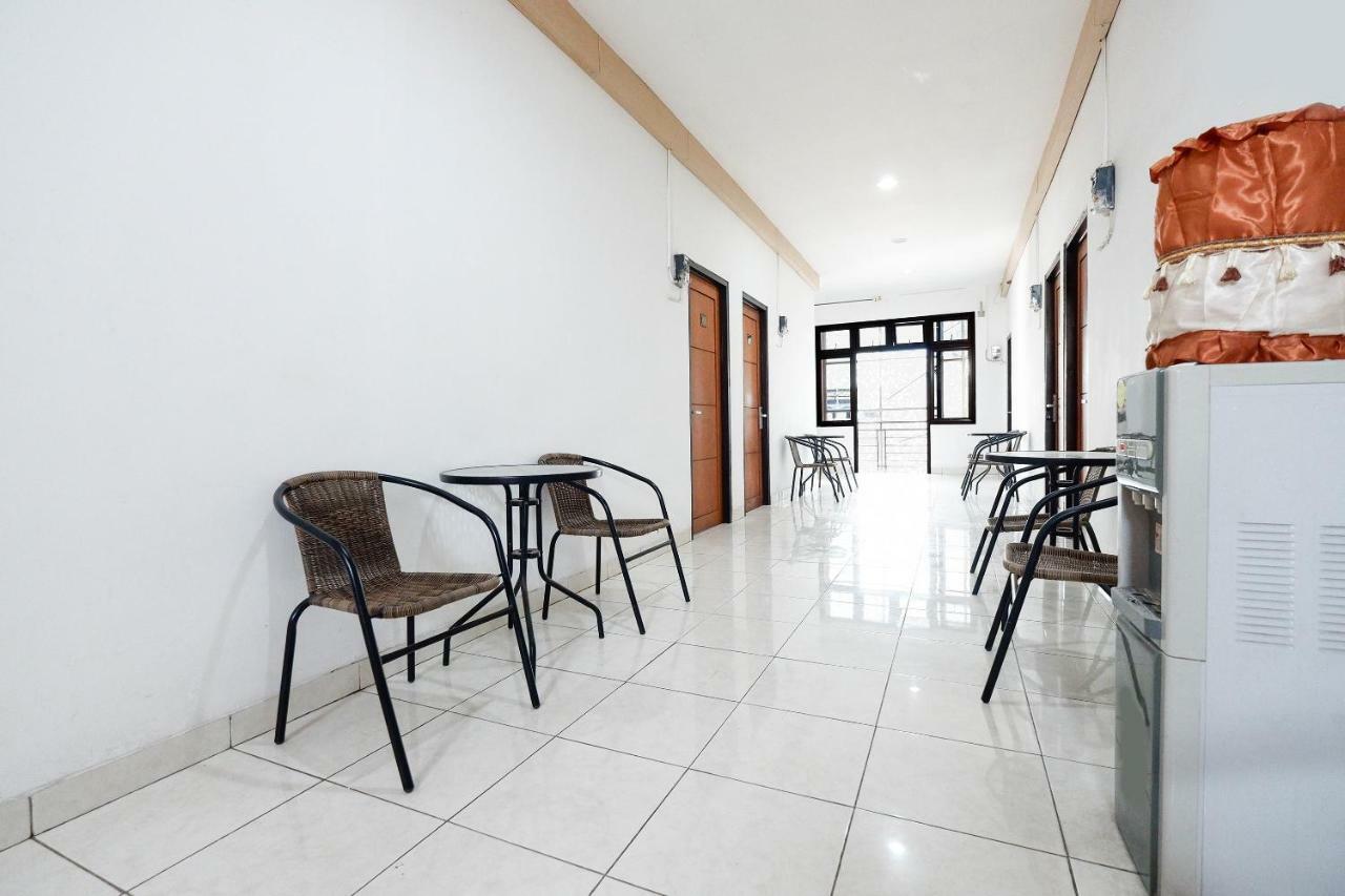 Oyo 1251 Residence 8 Semarang Exterior foto